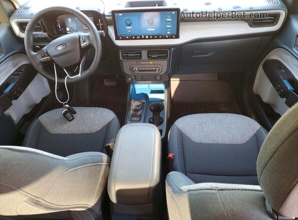 3FTTW8JAXSRA05338 2025 FORD MAVERICK White Widok deski rozdzielczej