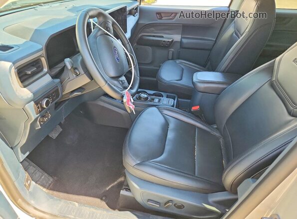 3FTTW8S32SRB29393 2025 FORD MAVERICK Cream Вид салону спереду