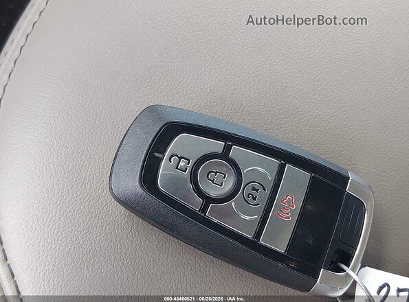 3FTTW8S38SRA28004 2025 FORD MAVERICK Синий Вид панели приборов