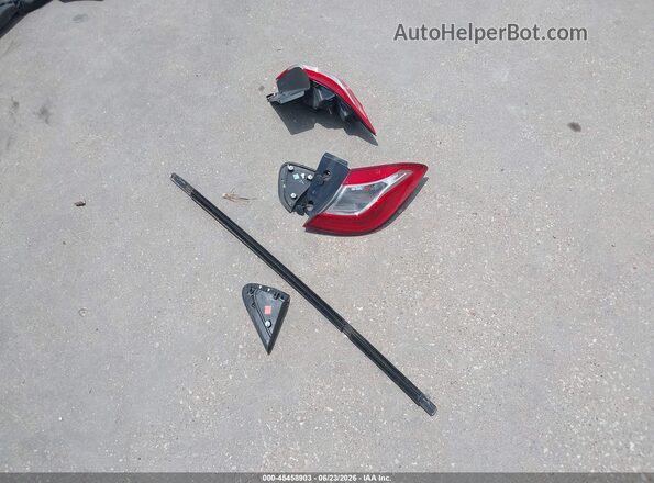 3G1BE6SM0HS588671 2017 CHEVROLET CRUZE Red Instrument cluster view
