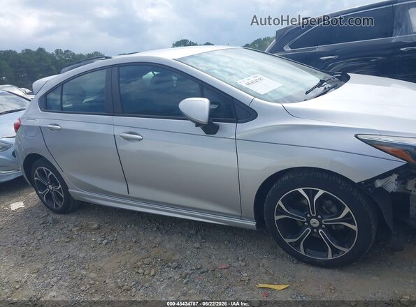 3G1BE6SM0KS603824 2019 CHEVROLET CRUZE Серебряный Вид задней части салона
