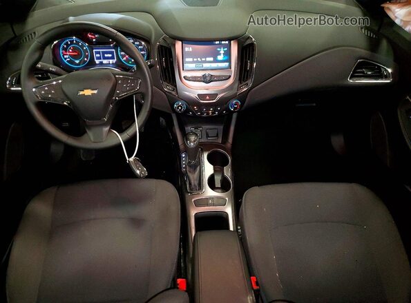 3G1BE6SM2HS584119 2017 CHEVROLET CRUZE Red Vista del salpicadero