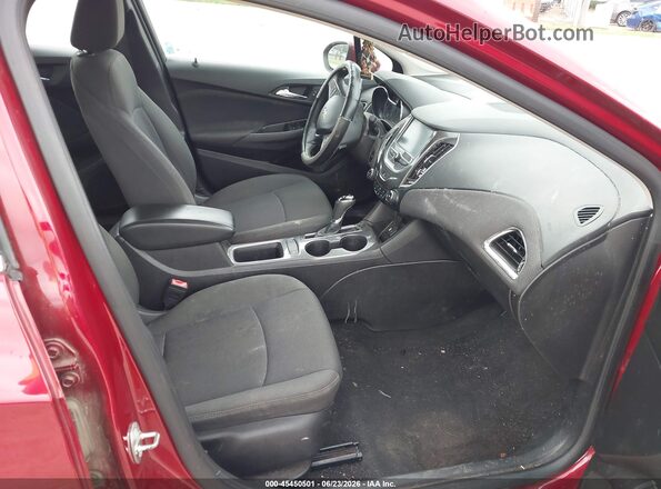 3G1BE6SMXHS612331 2017 CHEVROLET CRUZE Red Widok wnętrza z przodu