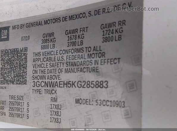 3GCNWAEH5KG285883 2019 CHEVROLET SILVERADO Белый Вид подкапотного пространства
