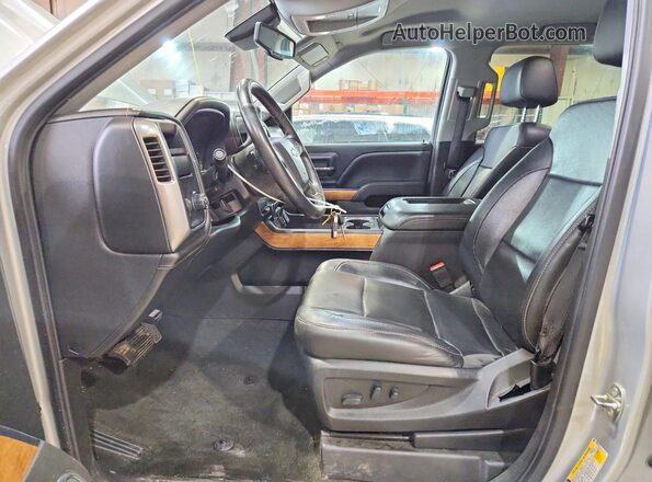 3GCPCSEC4JG402444 2018 CHEVROLET SILVERADO Silver Widok wnętrza z przodu