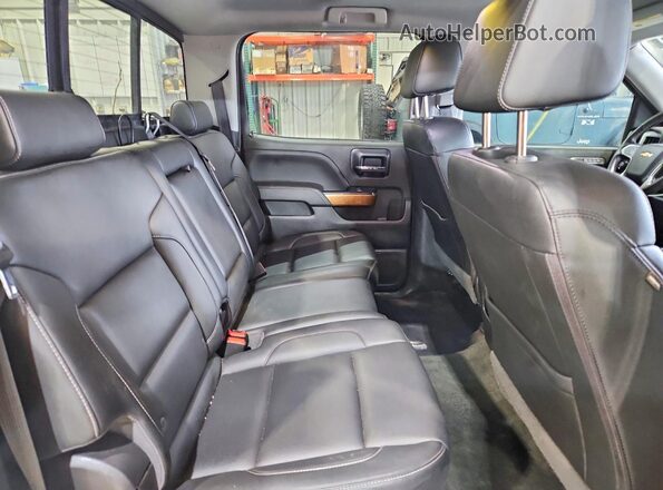 3GCPCSEC4JG402444 2018 CHEVROLET SILVERADO Silver Widok tylnych siedzeń