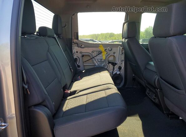 3GCPDCEK6RG398578 2024 CHEVROLET SILVERADO Серебряный Вид задних сидений