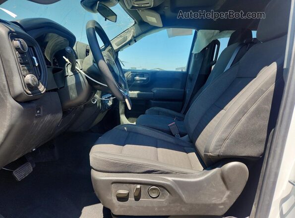 3GCPKCEK7TG121855 2026 CHEVROLET SILVERADO White Вид салону спереду
