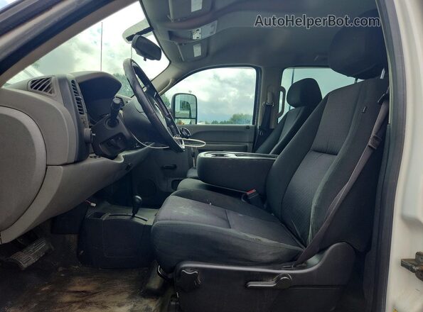 3GCPKPEA4DG344337 2019 CHEVROLET SILVERADO White წინა სალონის ხედი