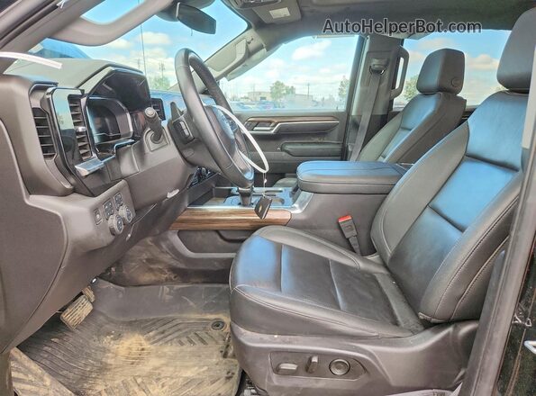 3GCUDFE89RG453372 2024 CHEVROLET SILVERADO Black Front interior view