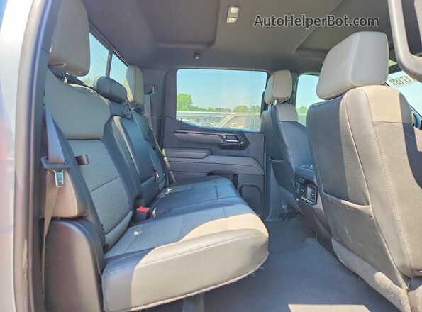 3GCUDHE80RG163582 2024 CHEVROLET SILVERADO Silver Widok tylnych siedzeń