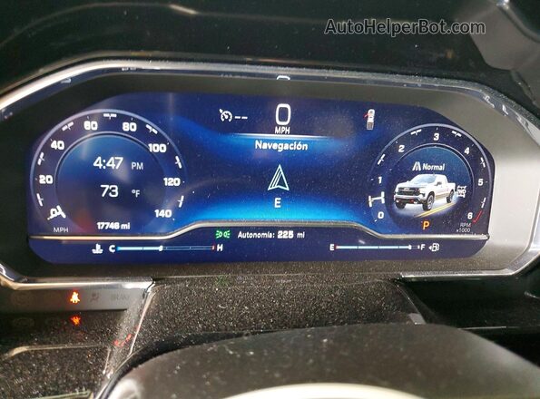 3GCUKFED3SG338954 2025 CHEVROLET SILVERADO Silver ხელსაწყოთა პანელის ხედი