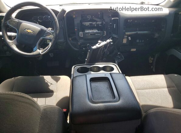 3GCUKREC2JG170389 2018 CHEVROLET SILVERADO Silver Widok deski rozdzielczej