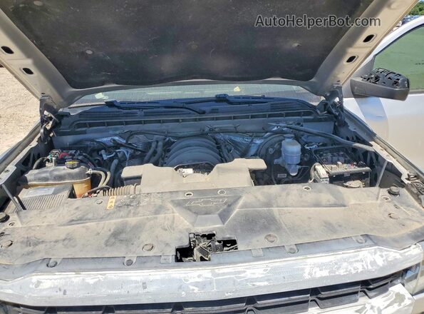 3GCUKREC2JG170389 2018 CHEVROLET SILVERADO Silver Widok wnętrza z tyłu