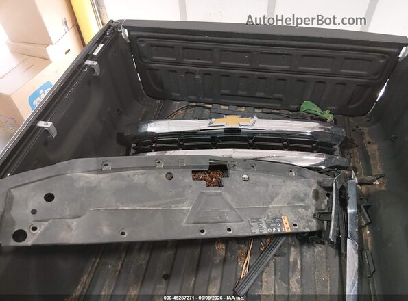 3GCUKREC3HG444967 2017 CHEVROLET SILVERADO White Widok zestawu wskaźników