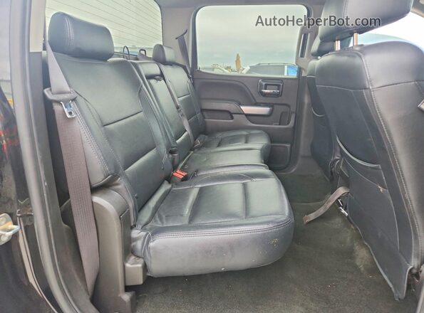 3GCUKREC3JG225917 2018 CHEVROLET SILVERADO Black Widok tylnych siedzeń
