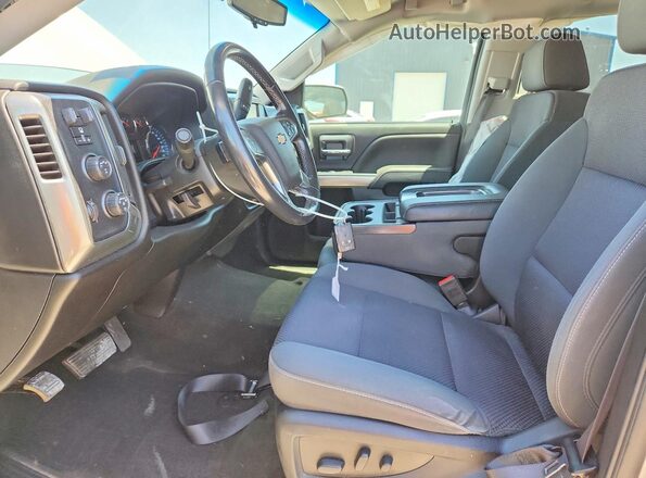 3GCUKREC3JG442917 2018 CHEVROLET SILVERADO Silver Widok wnętrza z przodu