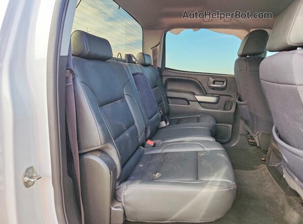 3GCUKREC4GG265772 2016 CHEVROLET SILVERADO White Widok tylnych siedzeń