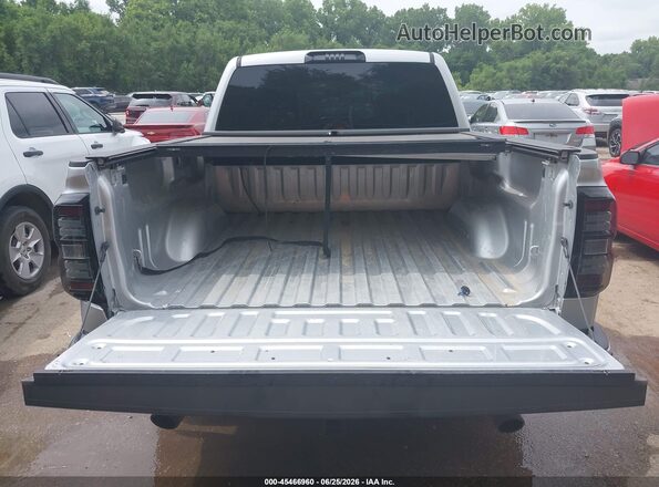 3GCUKREC4HG115727 2017 CHEVROLET SILVERADO Серебряный 