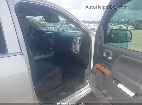 3GCUKREC4JG425849 2018 CHEVROLET SILVERADO Silver Widok wnętrza z przodu