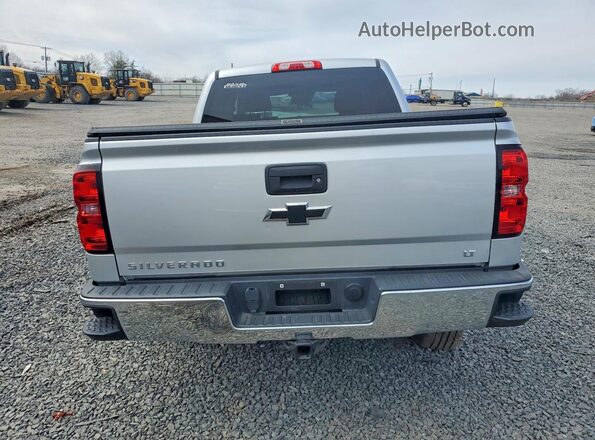 3GCUKREC5JG109537 2018 CHEVROLET SILVERADO Серебряный Вид сзади
