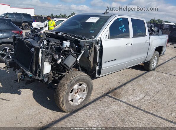 3GCUKREC8JG583062 2018 CHEVROLET SILVERADO Silver Vista tres cuartos delantera izquierda