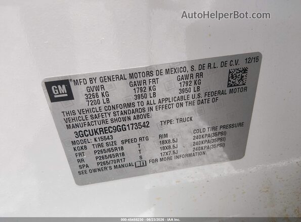3GCUKREC9GG173542 2016 CHEVROLET SILVERADO White Engine compartment view