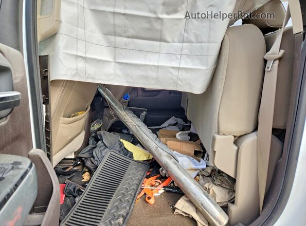 3GCUKSEC0GG292927 2016 CHEVROLET SILVERADO White Rear seats view