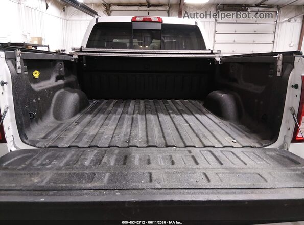 3GCUKSECXGG226627 2016 CHEVROLET SILVERADO White Вид задньої частини салону