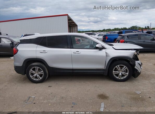 3GKALMEV5JL333813 2018 GMC TERRAIN Silver Սալոնի հետևի տեսք