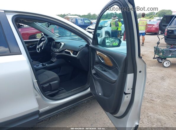 3GKALMEV7JL249766 2018 GMC TERRAIN Silver Front interior view