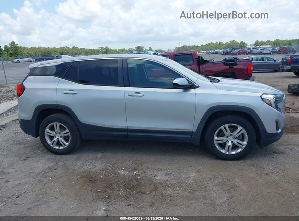 3GKALMEV7JL249766 2018 GMC TERRAIN Silver Rear interior view