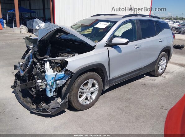 3GKALMEVXNL189634 2022 GMC TERRAIN Silver Vista tres cuartos delantera izquierda