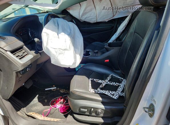 3GKALPEV1LL251095 2020 GMC TERRAIN Белый Вид салона спереди