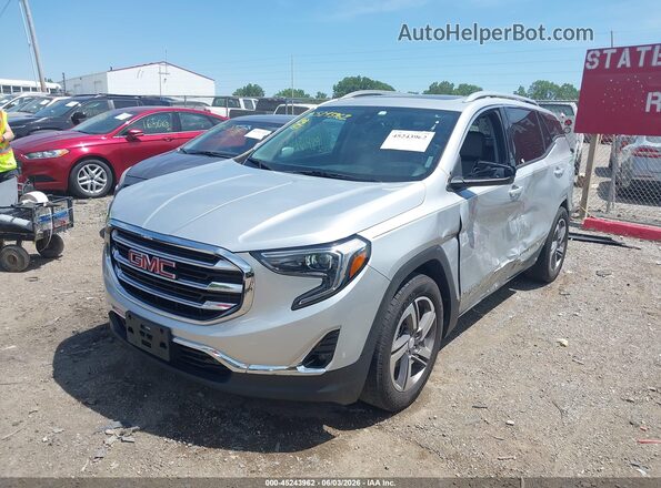 3GKALREU8JL100139 2018 GMC TERRAIN Серебряный Передняя левая четверть