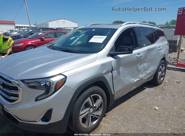3GKALREU8JL100139 2018 GMC TERRAIN Серебряный Вид спереди