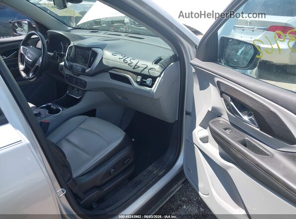 3GKALREU8JL100139 2018 GMC TERRAIN Серебряный Вид салона спереди