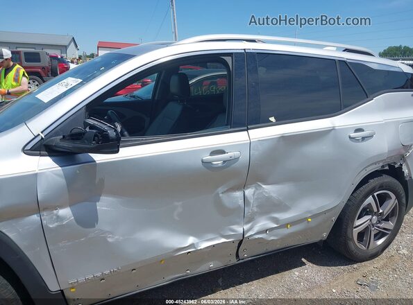 3GKALREU8JL100139 2018 GMC TERRAIN Серебряный Панорамный вид салона 360°