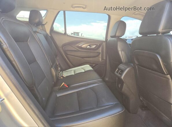 3GKALVEG9RL250050 2024 GMC TERRAIN Gray Vista interior trasera