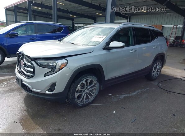 3GKALVEV0ML315990 2021 GMC TERRAIN Silver Vista tres cuartos delantera izquierda