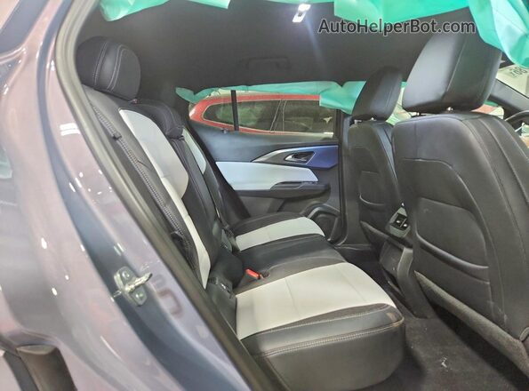 3GN7DLRPXSS156571 2025 CHEVROLET EQUINOX Purple Rear interior view