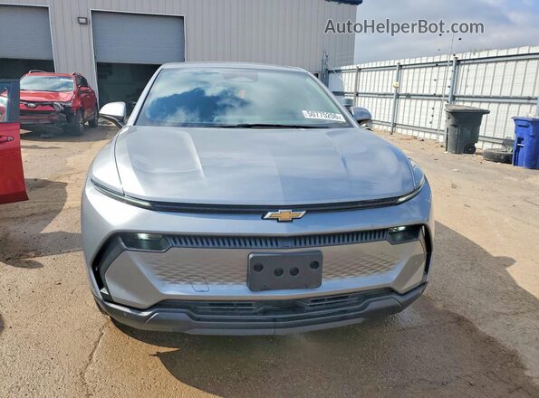 3GN7DMRP0TS105488 2026 CHEVROLET EQUINOX Silver Դիմացի տեսք