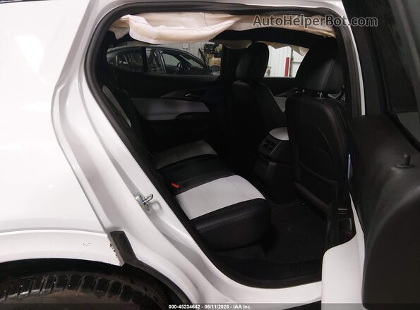 3GN7DNRP7TS131513 2026 CHEVROLET EQUINOX White Հետևի նստատեղերի տեսք