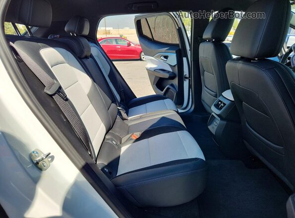 3GN7DNRR1SS252991 2025 CHEVROLET EQUINOX White Вид задньої частини салону