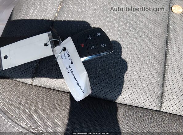 3GN7DNRR2SS202052 2025 CHEVROLET EQUINOX Silver Առջևի վահանակի տեսք
