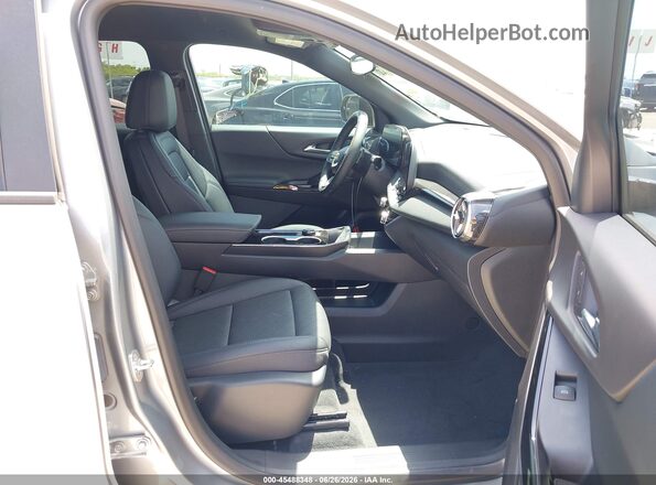 3GNAXHEG0TL324679 2026 CHEVROLET EQUINOX Silver Вид салону спереду
