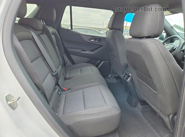 3GNAXHEG2TL331987 2026 CHEVROLET EQUINOX White Вид задньої частини салону
