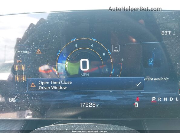 3GNAXHEG7SL115115 2025 CHEVROLET EQUINOX White Widok tylnych siedzeń