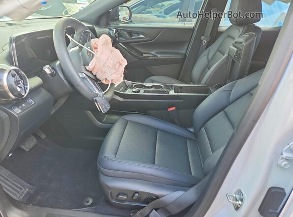 3GNAXHEG9TL168030 2026 CHEVROLET EQUINOX Белый Вид салона спереди