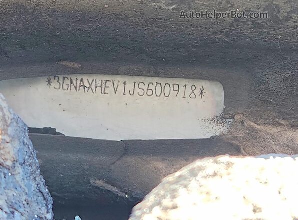 3GNAXHEV1JS600918 2018 CHEVROLET EQUINOX Burn 